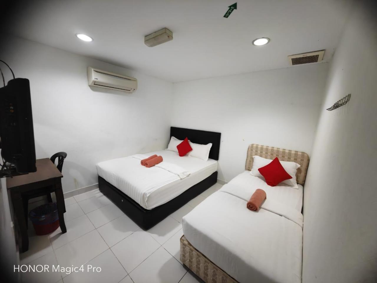 Melawati Ria Hotel Kuala Selangor Exterior foto
